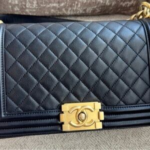 CHANEL Black Quilted Shoulder Bag with Gold Hardware